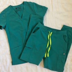 Figs scrubs set